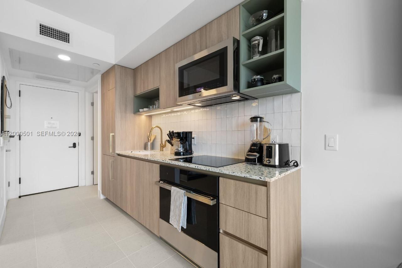 159 NE 6 St St , Unit 3206, Miami, FL 33132 Photo