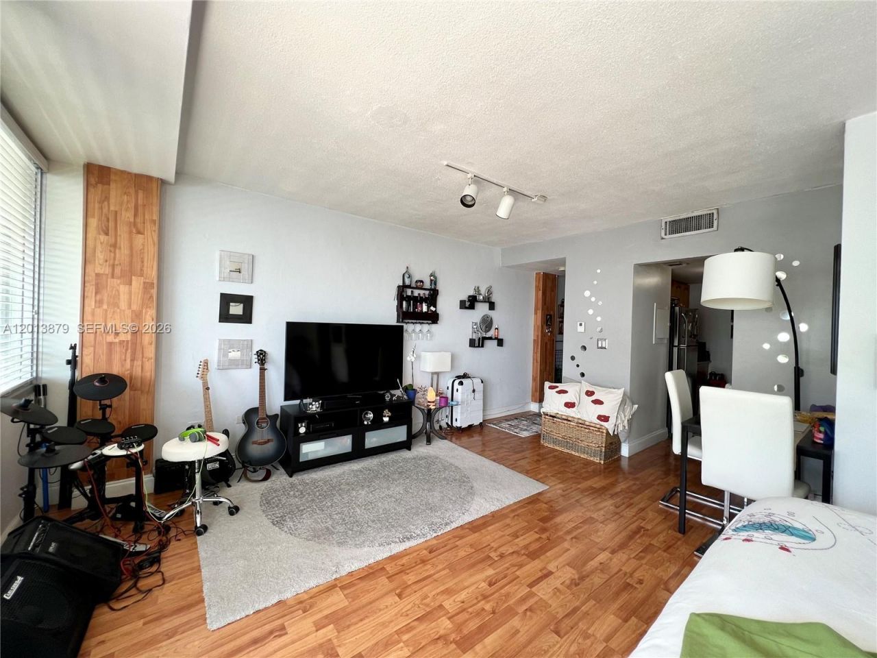 7545 E Treasure Dr, Unit 8I, North Bay Village, FL 33141 Photo