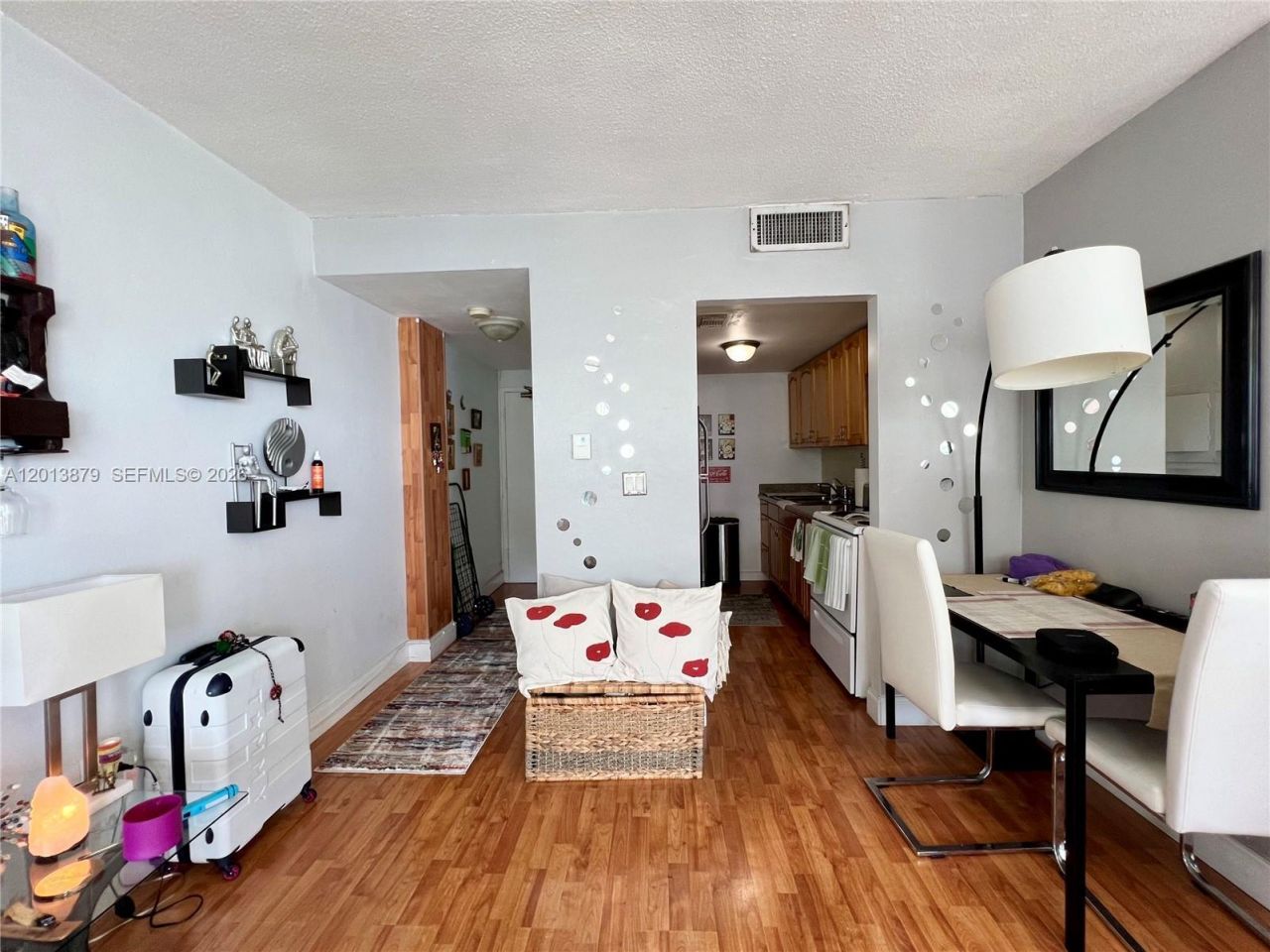 7545 E Treasure Dr, Unit 8I, North Bay Village, FL 33141 Photo
