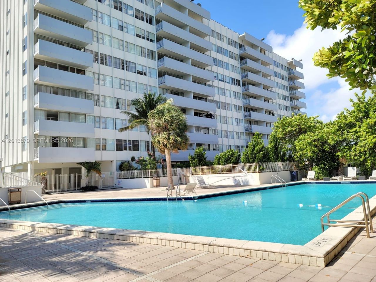 7545 E Treasure Dr, Unit 8I, North Bay Village, FL 33141 Photo