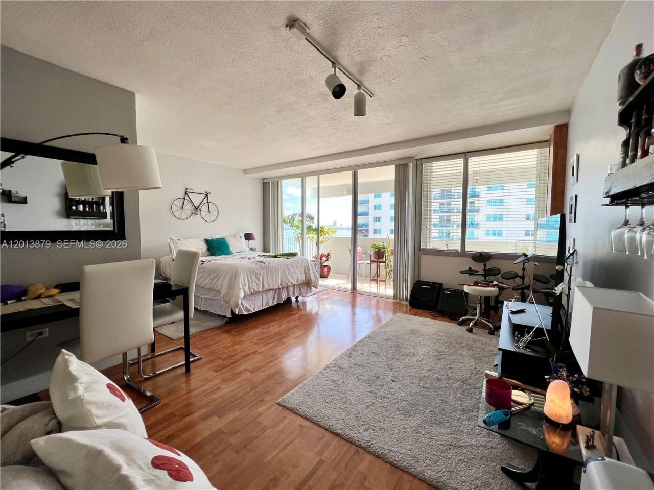 7545 E Treasure Dr, Unit 8I, North Bay Village, FL 33141 Photo