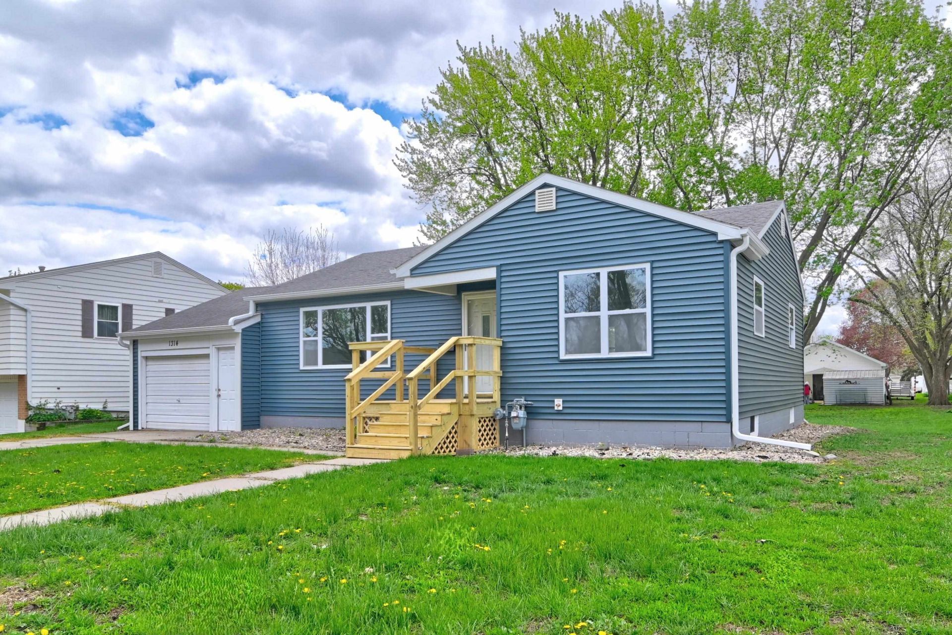 1314 4th Avenue N, Estherville, IA 51334 Main Photo