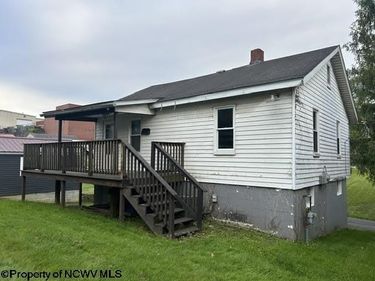 122 1/2 Reeves Avenue, Fairmont, WV 26554