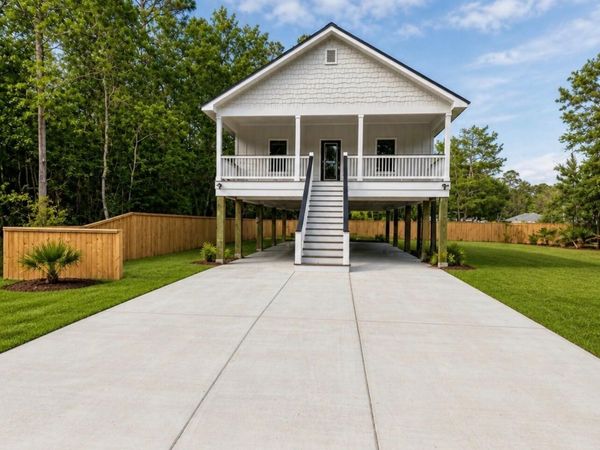 212 Avenue B, Waveland, MS 39576
