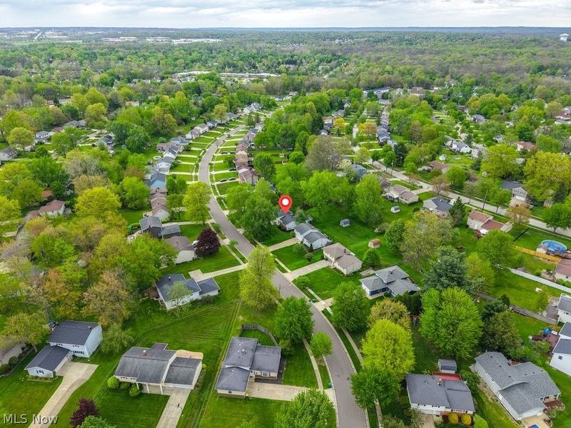 9331 Fairfield Drive, Twinsburg, OH 44087 Photo 6