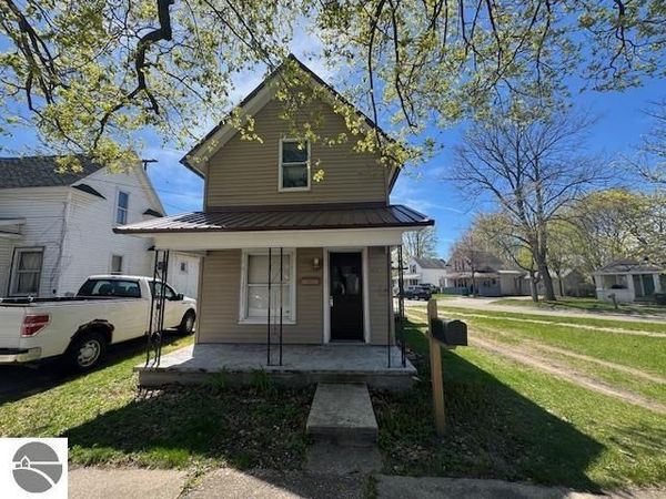 817 Simons Street N, Cadillac, MI 49601