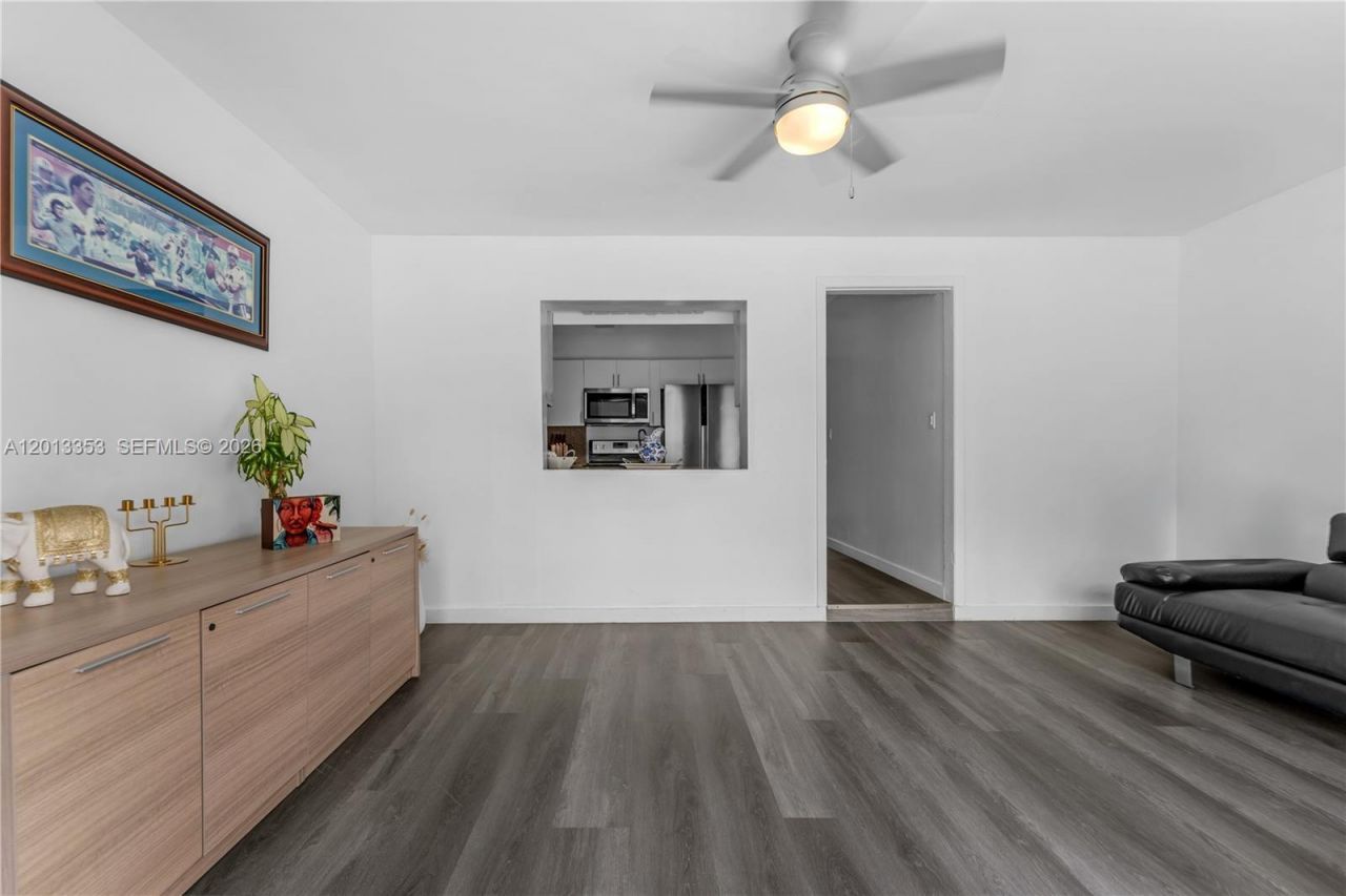 6355 SW 30th St , Miami, FL 33155 Photo