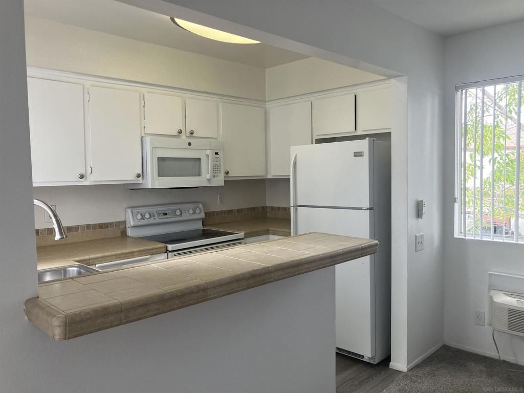 1361 Caminito Gabaldon, Unit D, San Diego, CA 92108 Main Photo