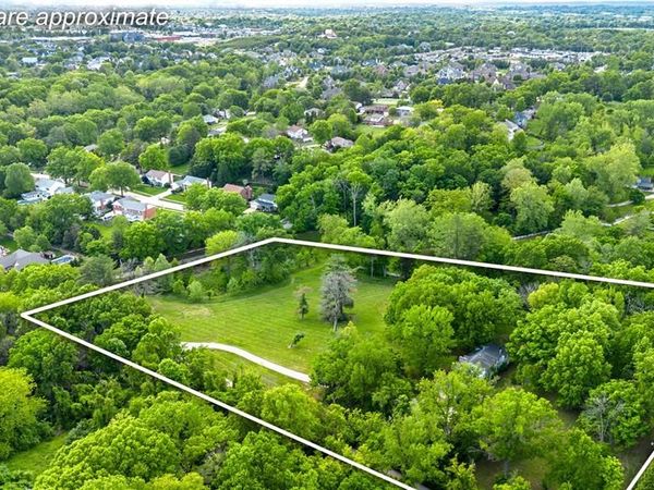 900 Weidman Road, Town and Country, MO 63017