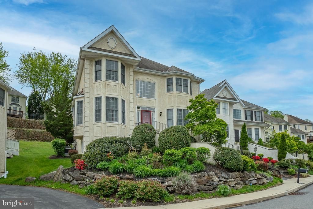 1109 RIVERVIEW LANE, WEST CONSHOHOCKEN, PA 19428