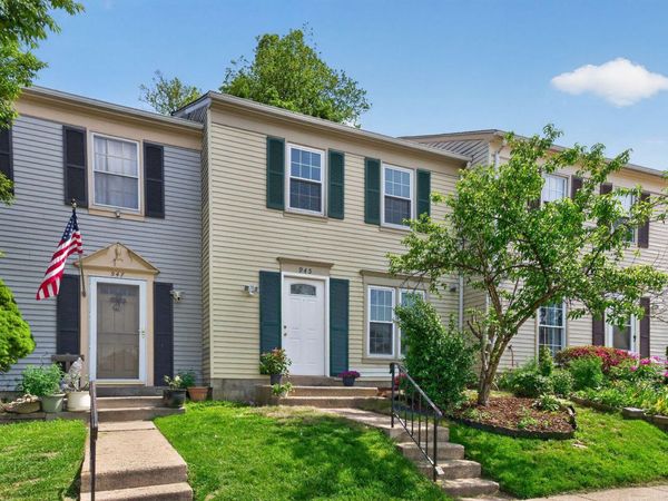 945 HOLBORN COURT, STERLING, VA 20164