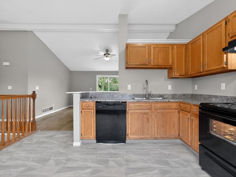 4906 River Trail Court, Columbus, OH 43228 Photo 18