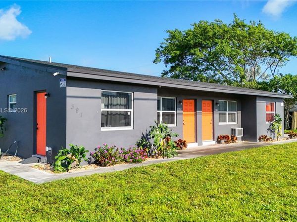 391 NE 42nd Ct, Unit North, Oakland Park, FL 33334