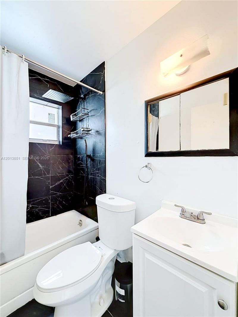 391 NE 42nd Ct, Unit North, Oakland Park, FL 33334 Photo