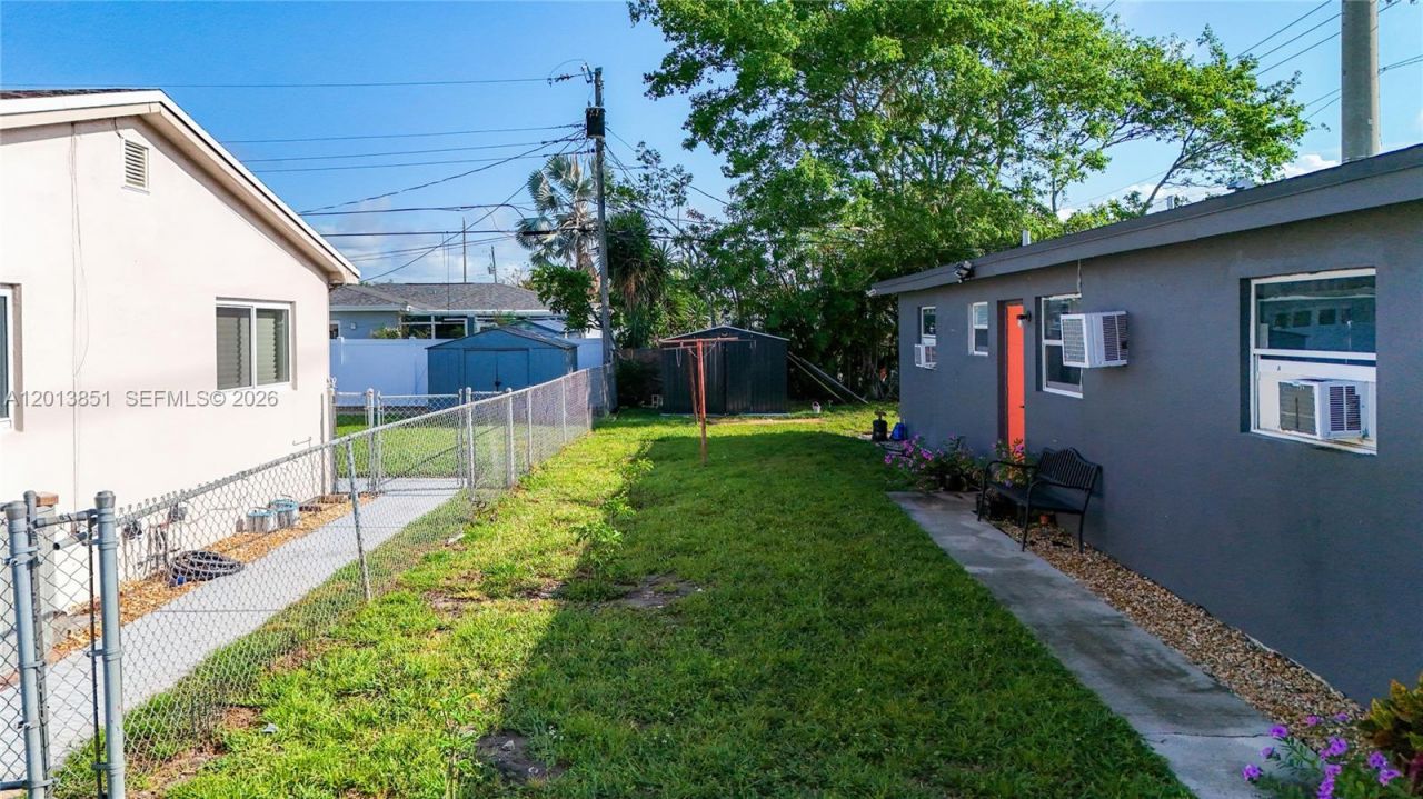 391 NE 42nd Ct, Unit North, Oakland Park, FL 33334 Photo