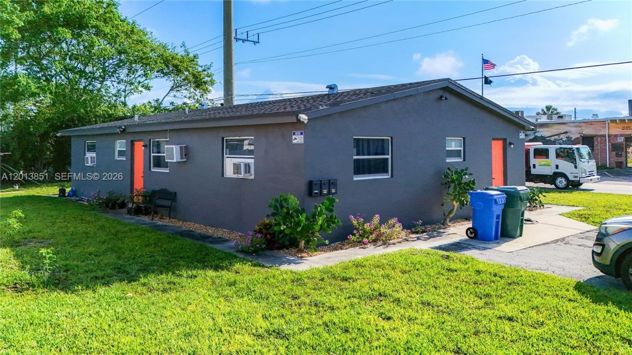 391 NE 42nd Ct, Unit North, Oakland Park, FL 33334 Photo