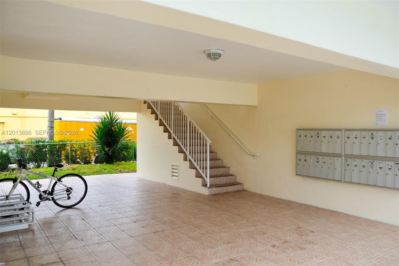 5420 NE 22nd Ter , Unit 5, Fort Lauderdale, FL 33308 Photo