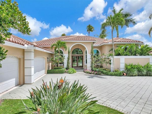 2715 Edgewater Court , Weston, FL 33332
