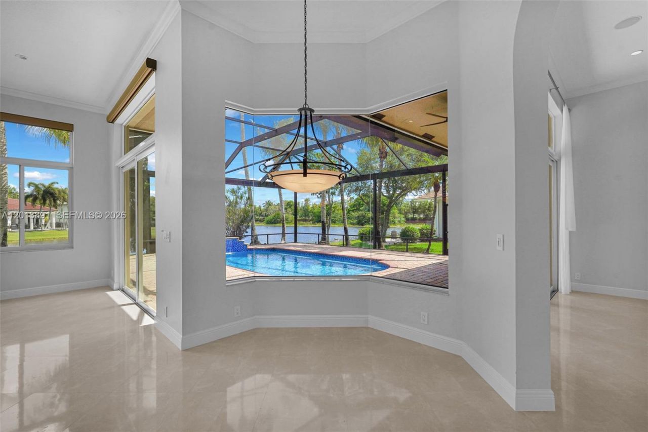 2715 Edgewater Court , Weston, FL 33332 Photo