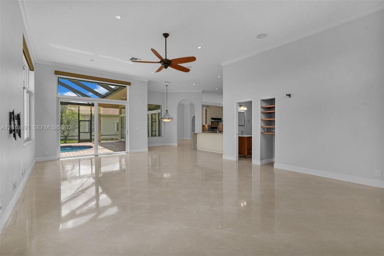 2715 Edgewater Court , Weston, FL 33332 Photo