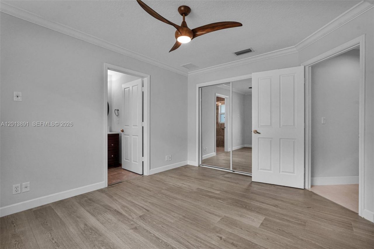 2715 Edgewater Court , Weston, FL 33332 Photo