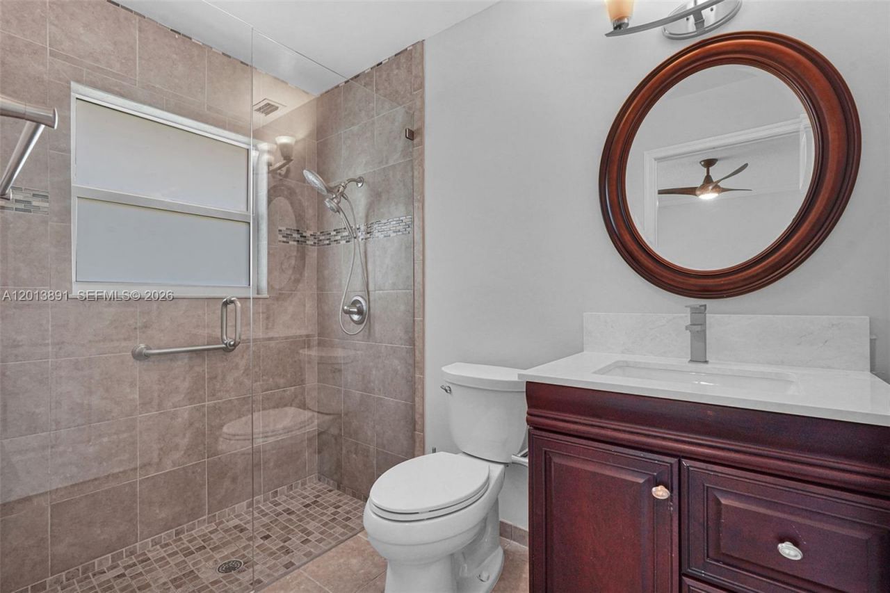 2715 Edgewater Court , Weston, FL 33332 Photo