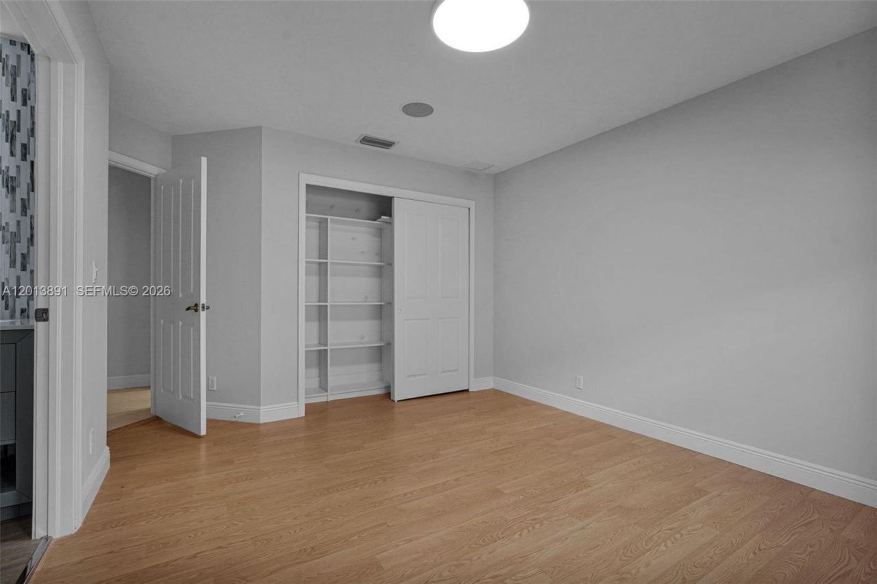 2715 Edgewater Court , Weston, FL 33332 Photo