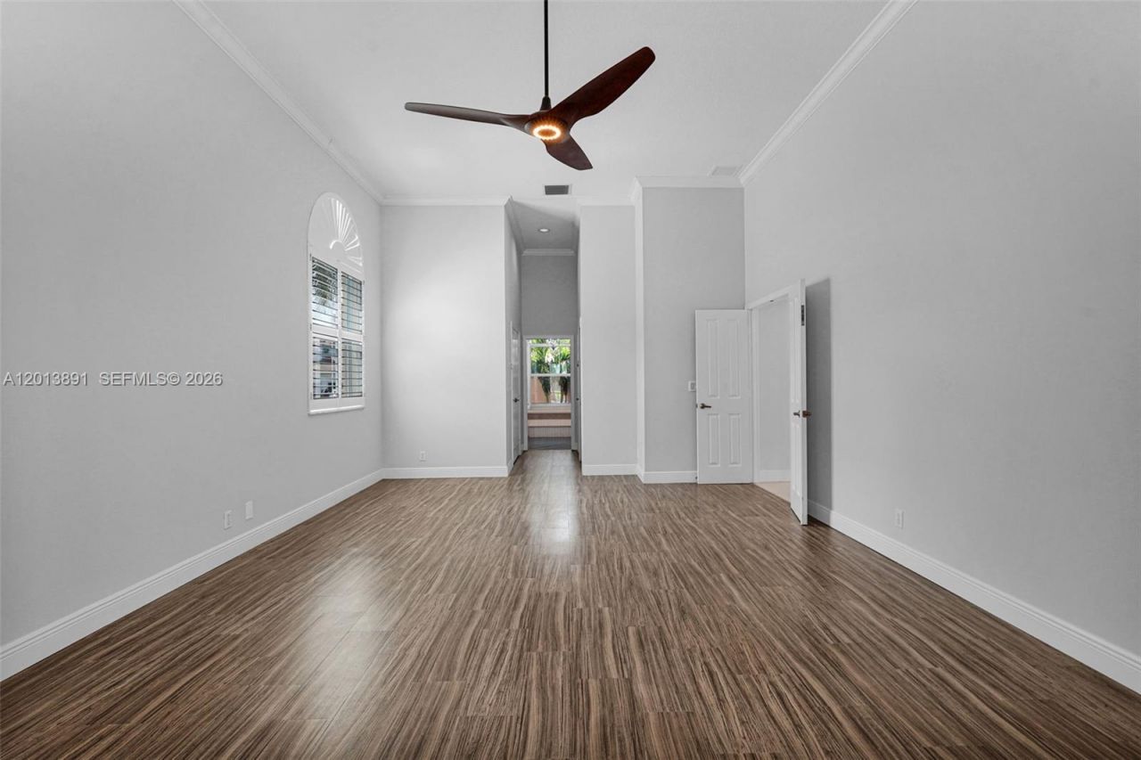 2715 Edgewater Court , Weston, FL 33332 Photo