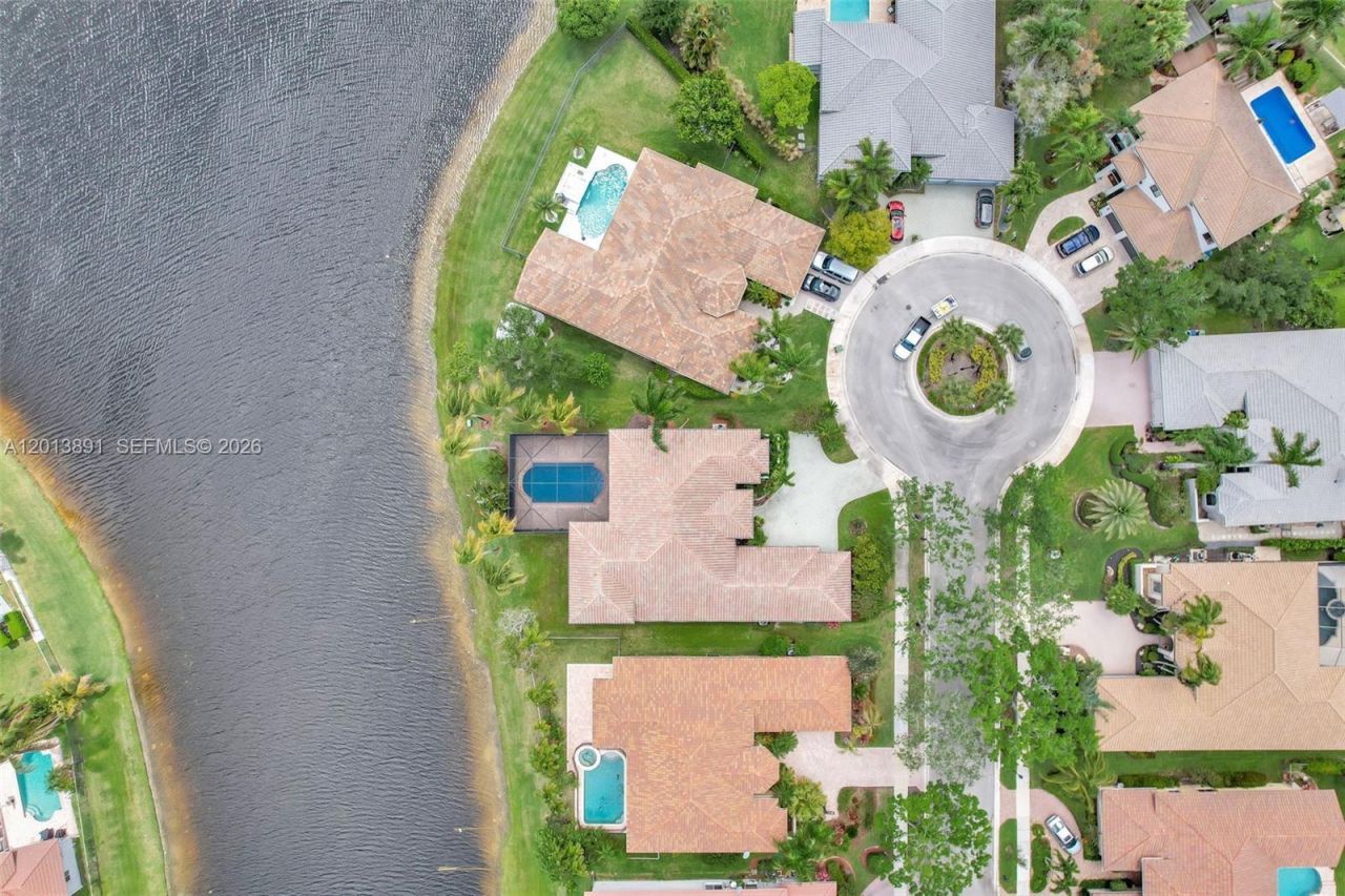 2715 Edgewater Court , Weston, FL 33332 Photo