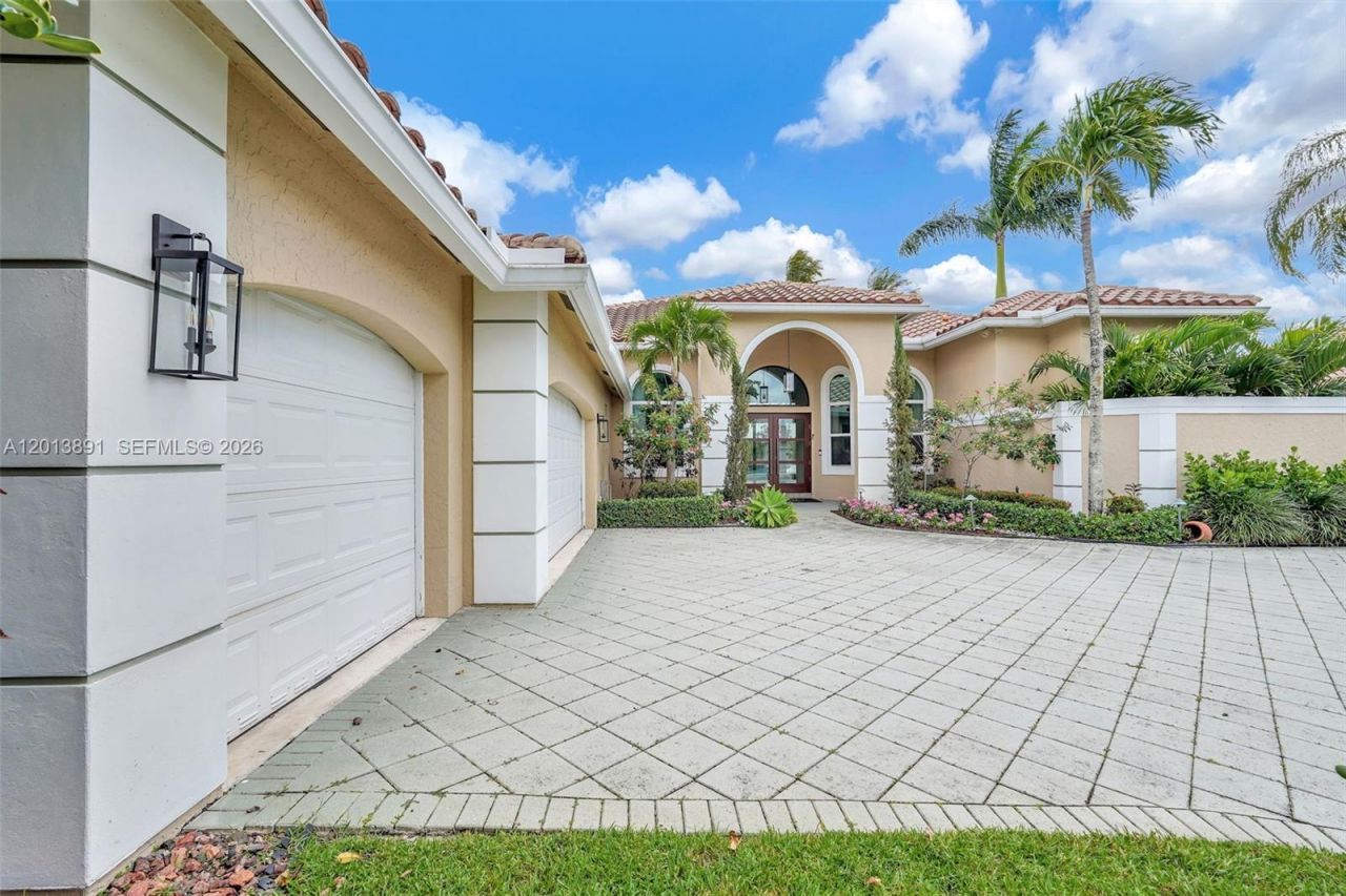 2715 Edgewater Court , Weston, FL 33332 Photo