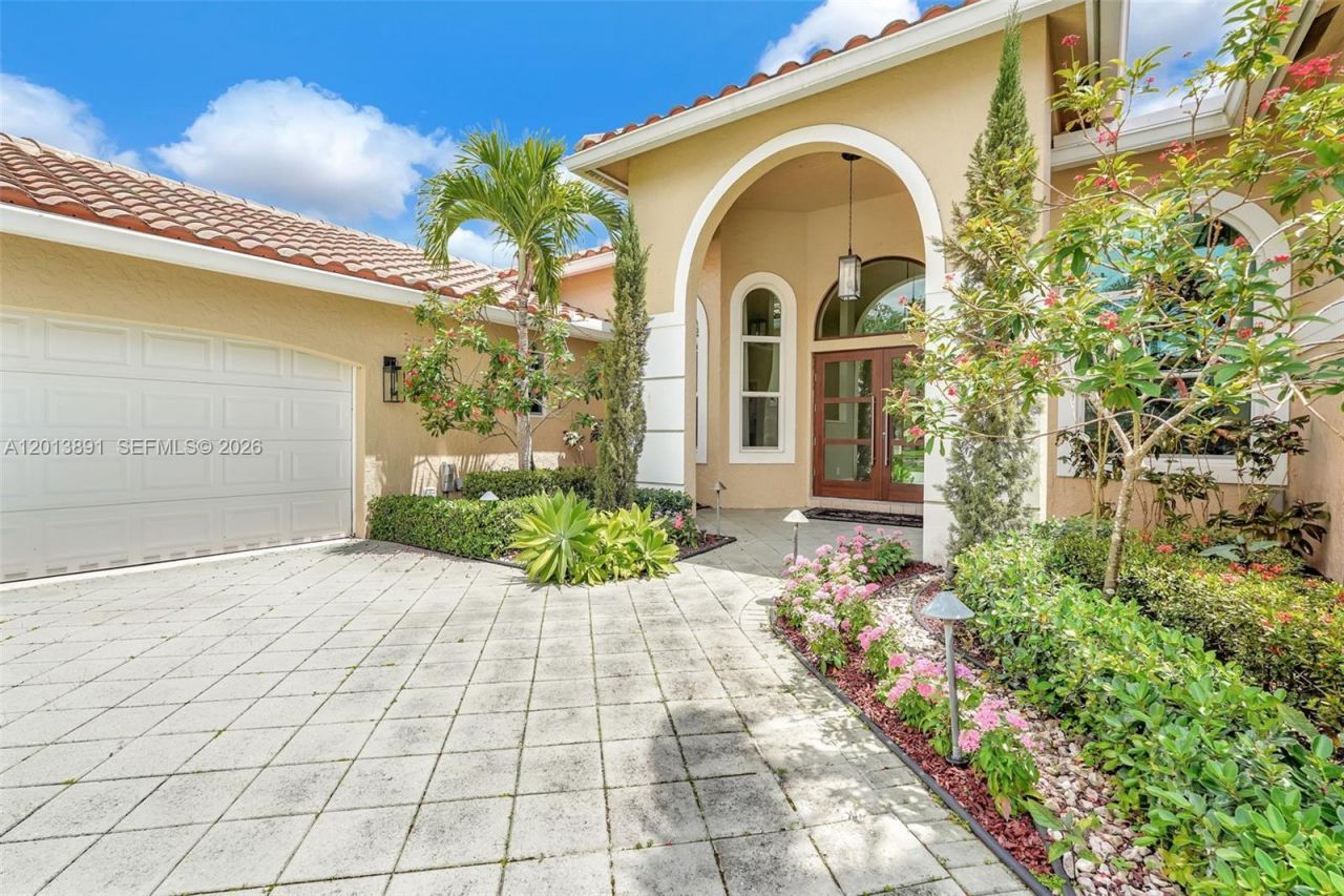 2715 Edgewater Court , Weston, FL 33332 Photo