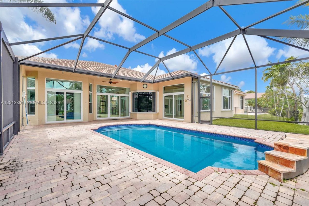 2715 Edgewater Court , Weston, FL 33332 Photo