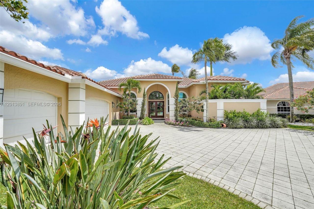 2715 Edgewater Court , Weston, FL 33332 Photo
