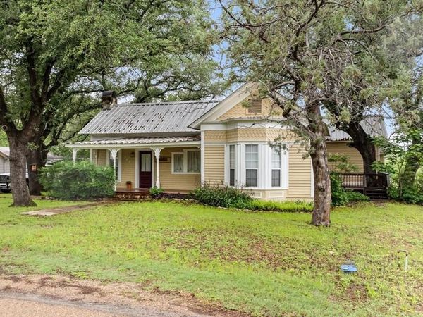303 E Mclain, Iredell, TX 76649