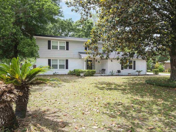 8233 Monticello Dr, Pensacola, FL 32514