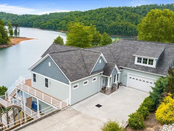 207 Cameron Loop Lane, LaFollette, TN 37766