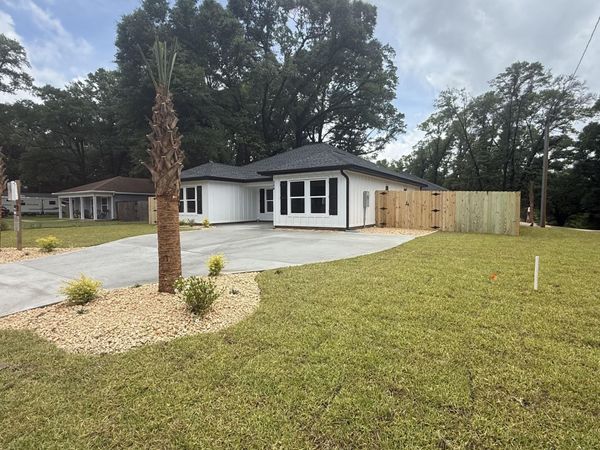 150 N Booker Street, Crestview, FL 32536