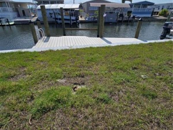 3063 YORK RD, ST. JAMES CITY, FL 33956
