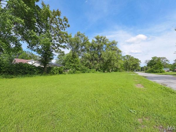 601 N 13th Street , East St Louis, IL 62205