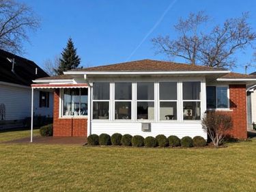 5435 Pointe Drive, East China Twp, MI 48054