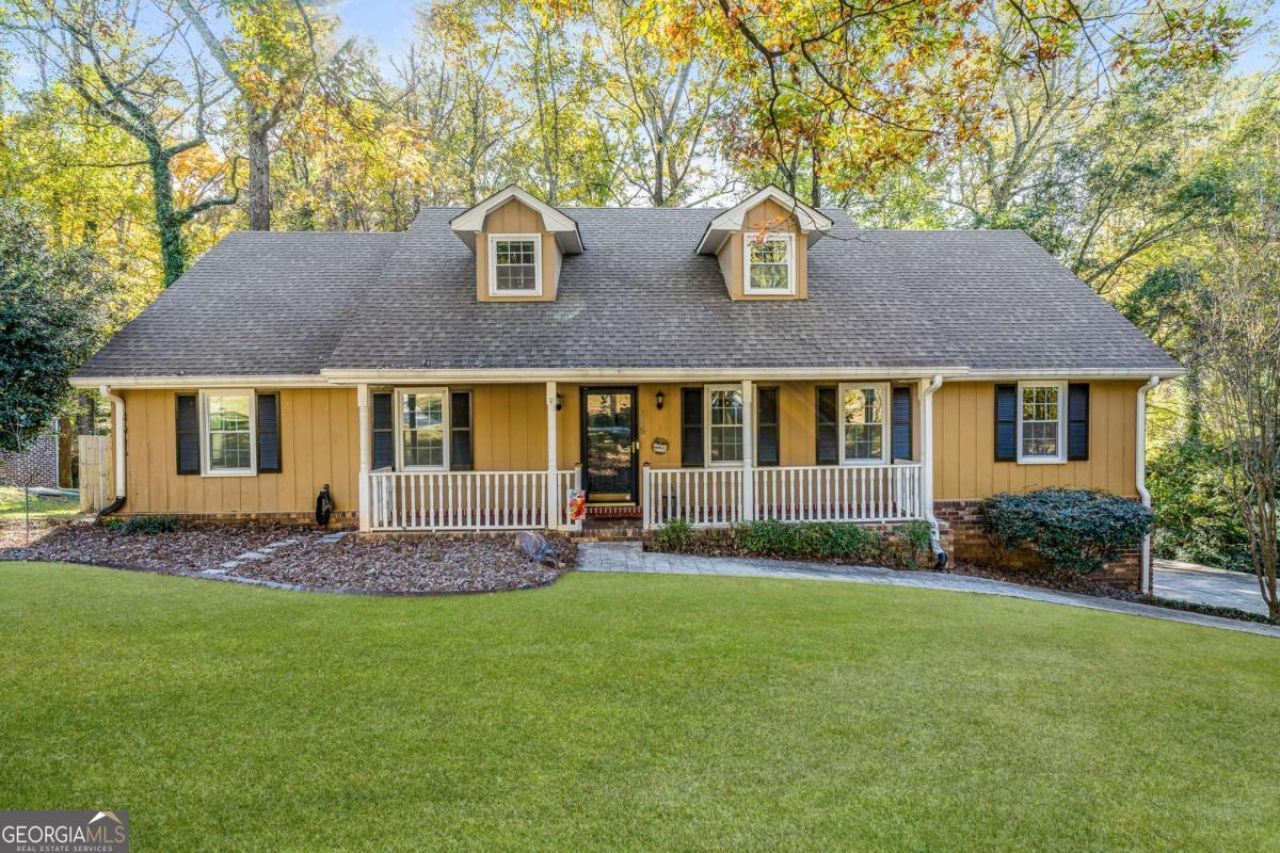 445 Bruce Way Sw, Lilburn, GA 30047 Main Photo