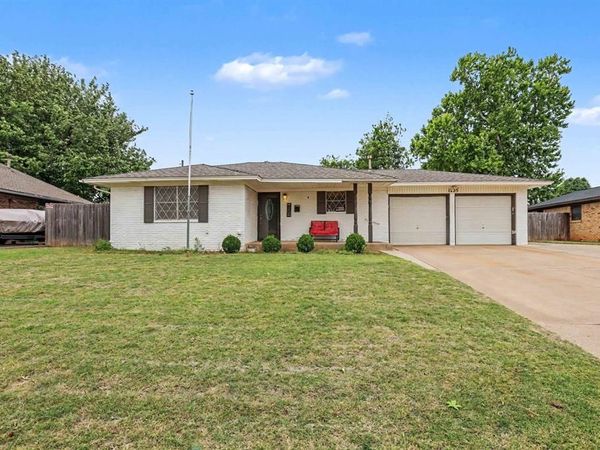 1205 Kingston Drive, Yukon, OK 73099