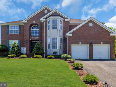 18 GLORIA LANE, MONROE TWP, NJ 08831