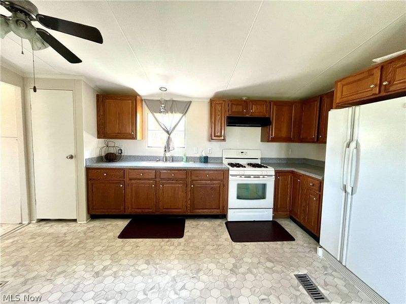 9741 Yoder Road, Sterling, OH 44276 Photo 5