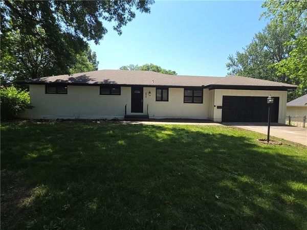 8819 E 61st Street, Raytown, MO 64133
