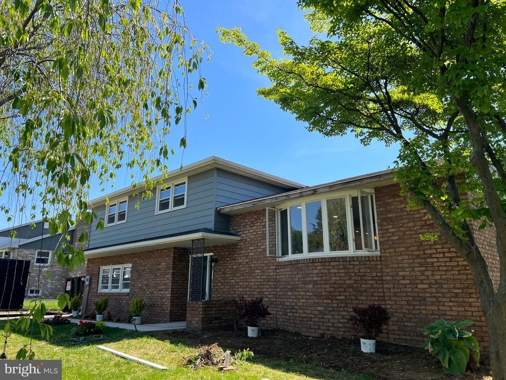 250 NOLLYN DRIVE , DALLASTOWN, PA 17313