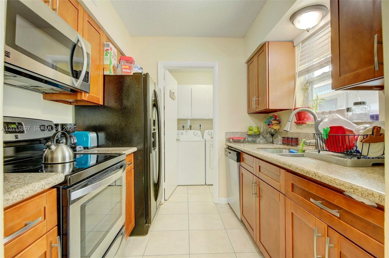 516 SW 14th Ct , Unit 518, Fort Lauderdale, FL 33315 Photo