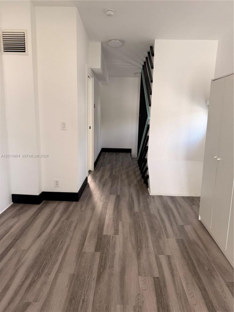 1040 NE 78th St Rd , Unit 1, Miami, FL 33138 Photo