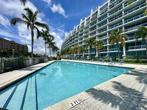 2950 NE 188th Street NE, Unit 225, Aventura, FL 33180