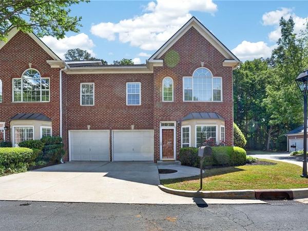 8000 Lexington Drive, Roswell, GA 30075
